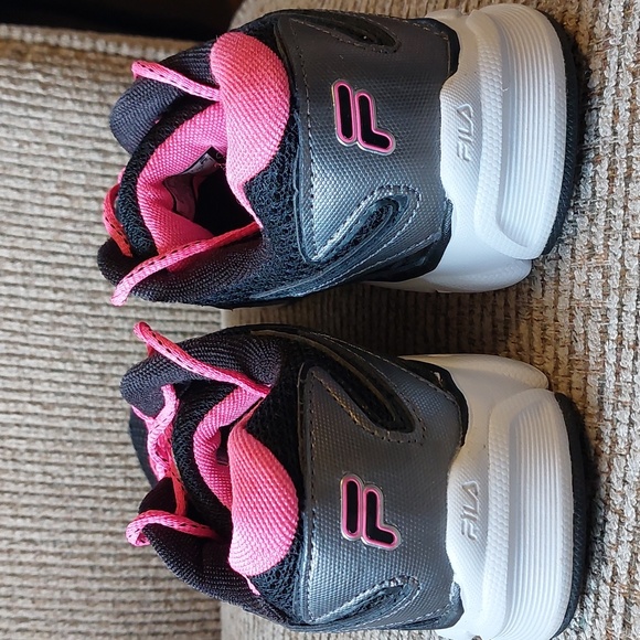 Fila Sneakers - Picture 4 of 8